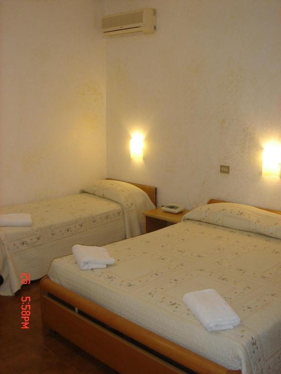 Hotel Ristorante Solari Briatico Rum bild