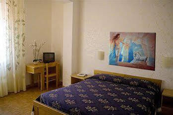 Hotel Ristorante Solari Briatico Exteriör bild